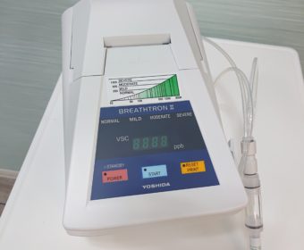 口臭測定器による検査